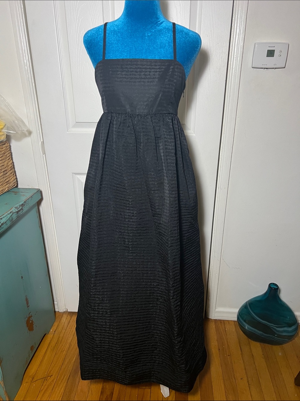 NWOT COS Voluminous Textured Black Midi Dress Women’s 4